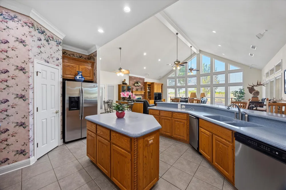 351 Rs County Road 3378 Emory, TX 75440