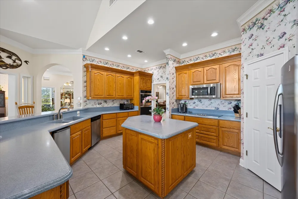 351 Rs County Road 3378 Emory, TX 75440