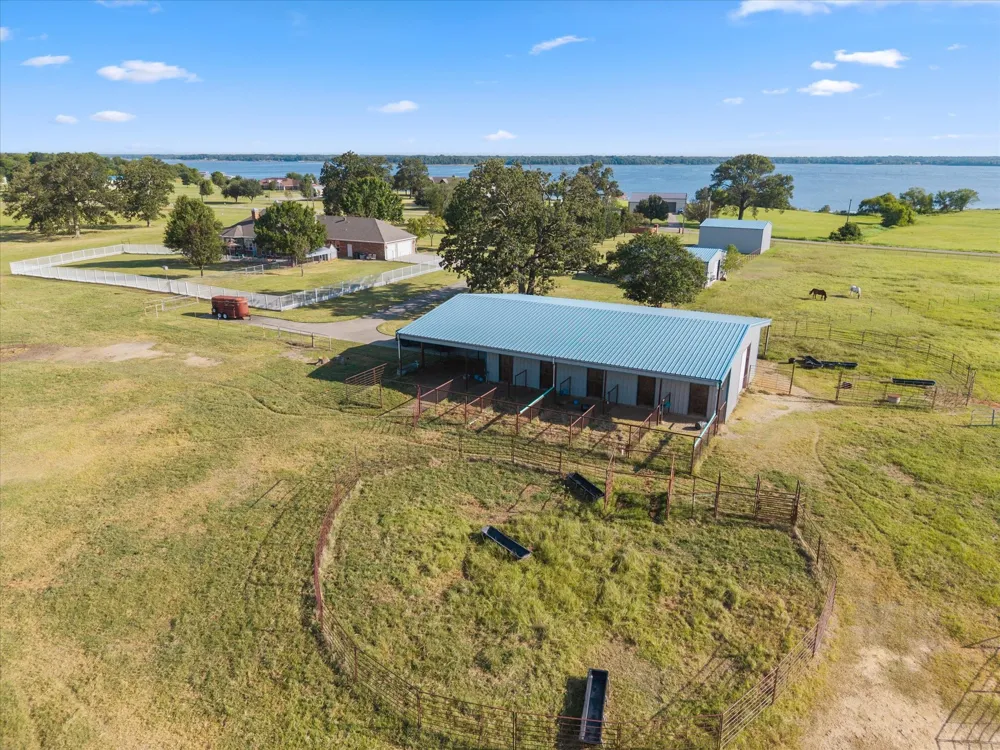351 Rs County Road 3378 Emory, TX 75440