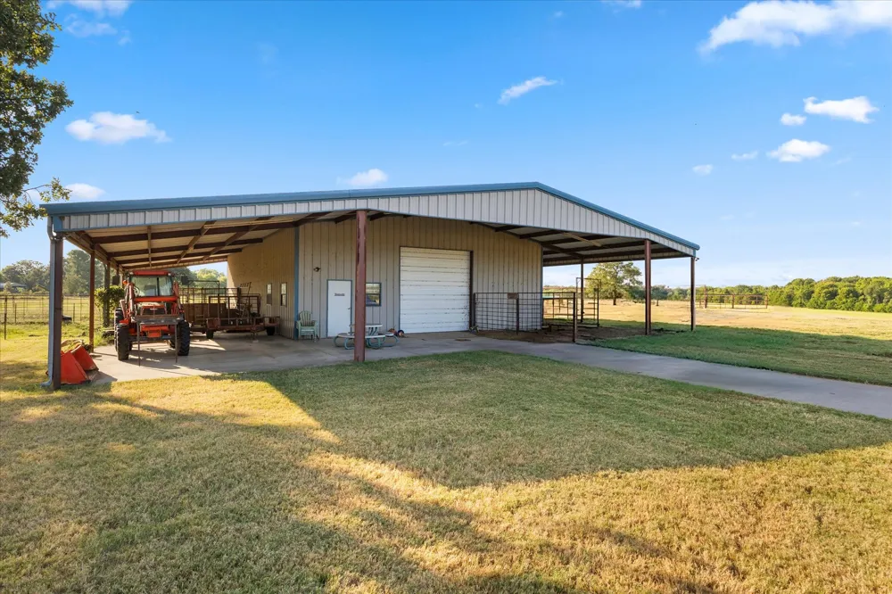 351 Rs County Road 3378 Emory, TX 75440