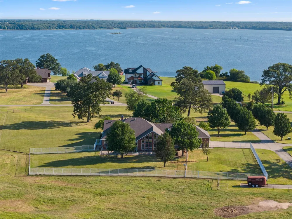 351 Rs County Road 3378 Emory, TX 75440