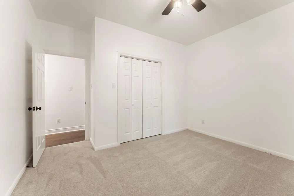 618 W Rollingwood Street Pinehurst, TX 77362