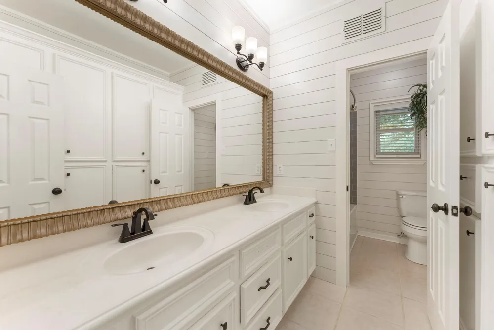 618 W Rollingwood Street Pinehurst, TX 77362
