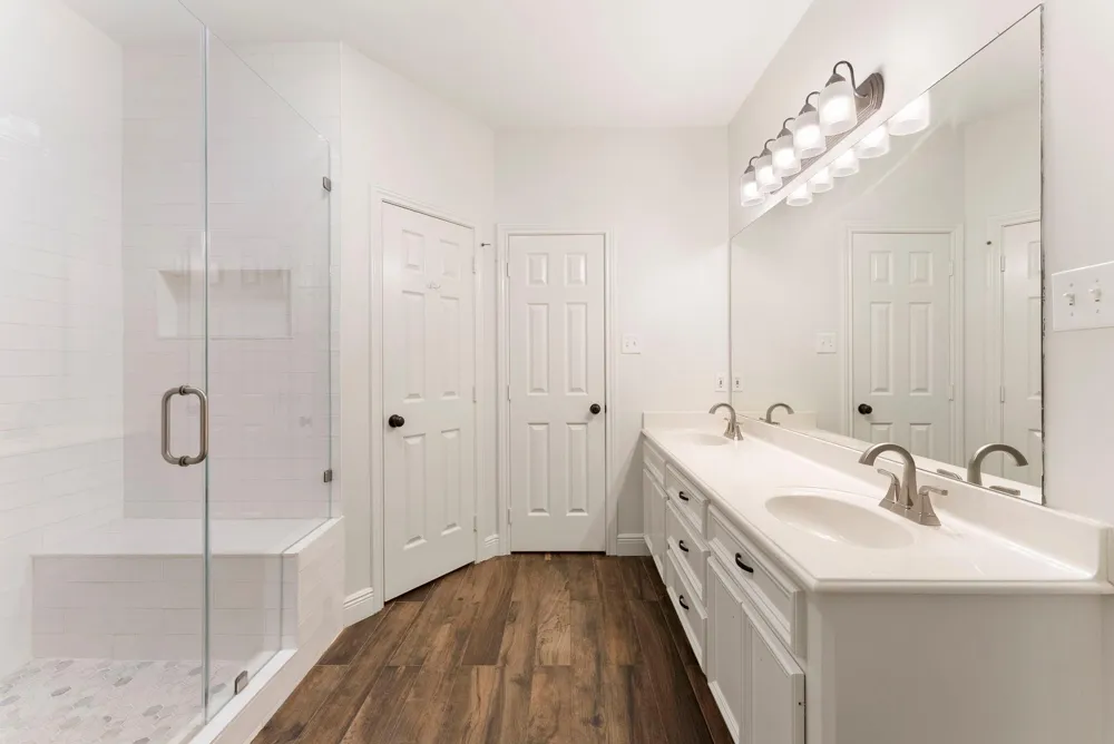 618 W Rollingwood Street Pinehurst, TX 77362