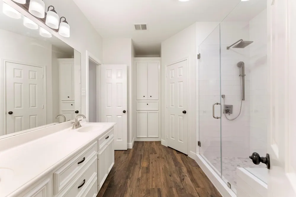 618 W Rollingwood Street Pinehurst, TX 77362