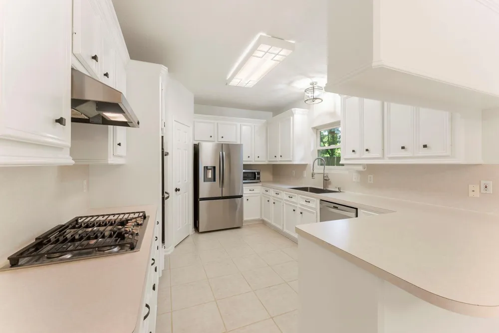 618 W Rollingwood Street Pinehurst, TX 77362