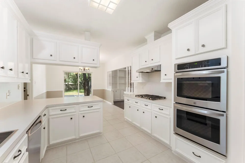 618 W Rollingwood Street Pinehurst, TX 77362