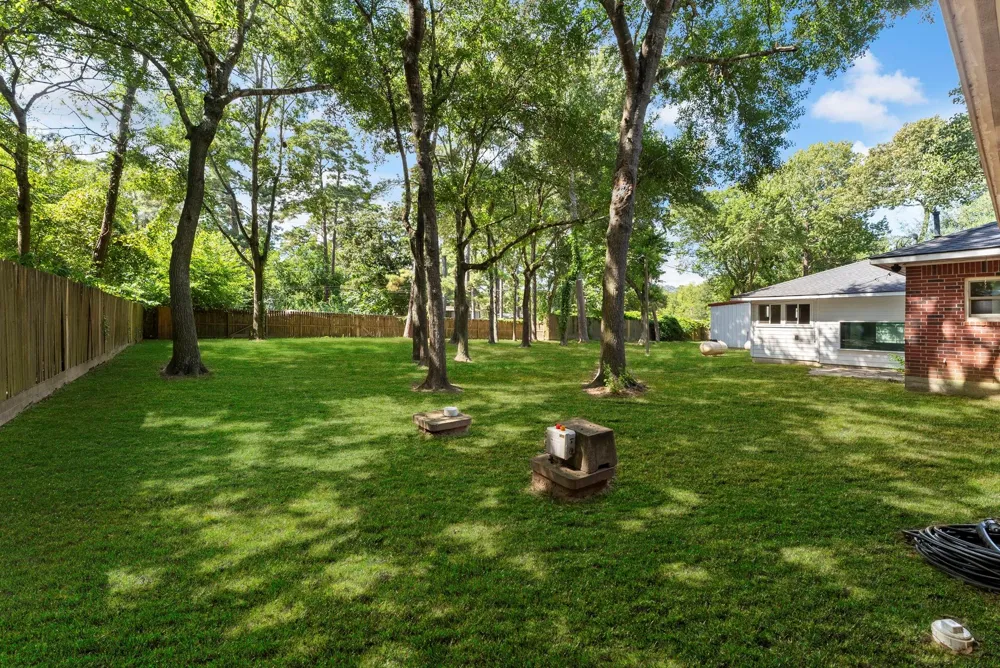 618 W Rollingwood Street Pinehurst, TX 77362