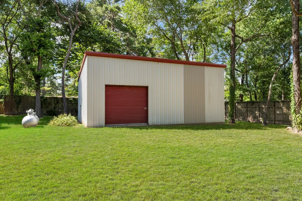 618 W Rollingwood Street Pinehurst, TX 77362