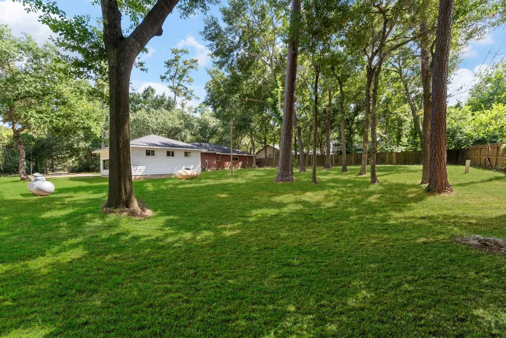 618 W Rollingwood Street Pinehurst, TX 77362