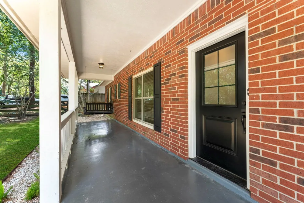 618 W Rollingwood Street Pinehurst, TX 77362