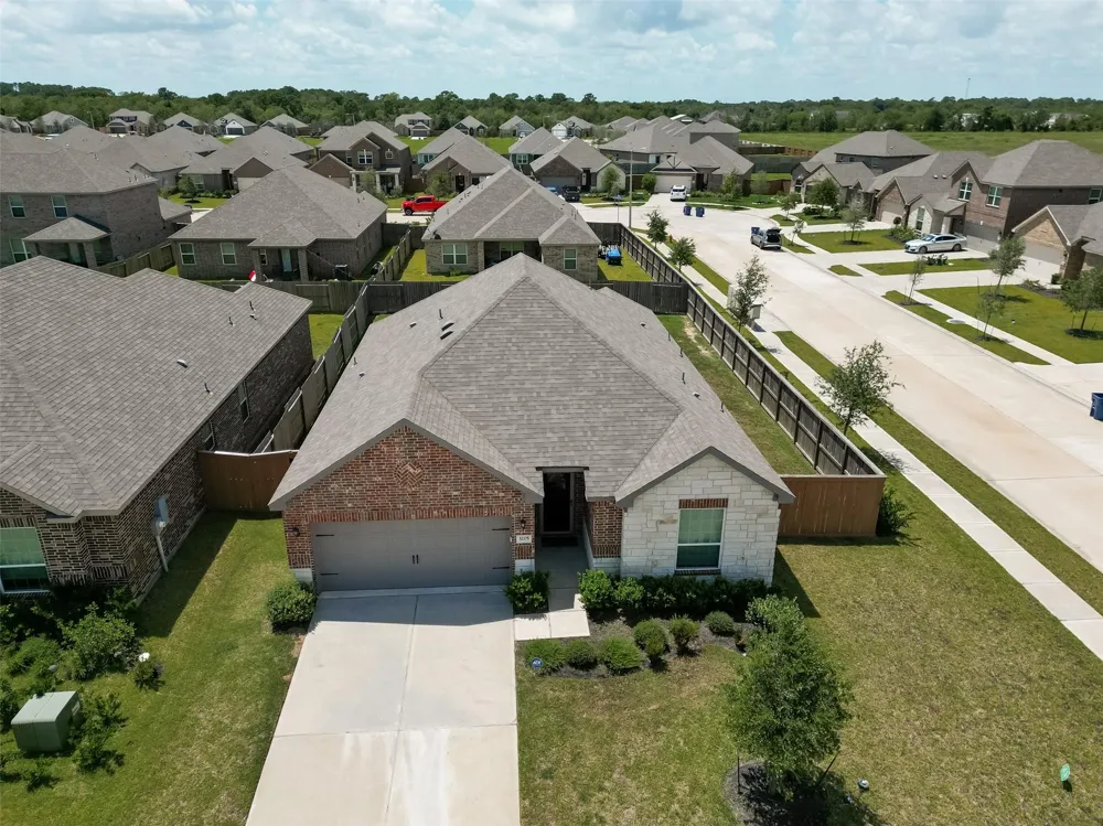 3205 Foresail Lane Santa Fe, TX 77510
