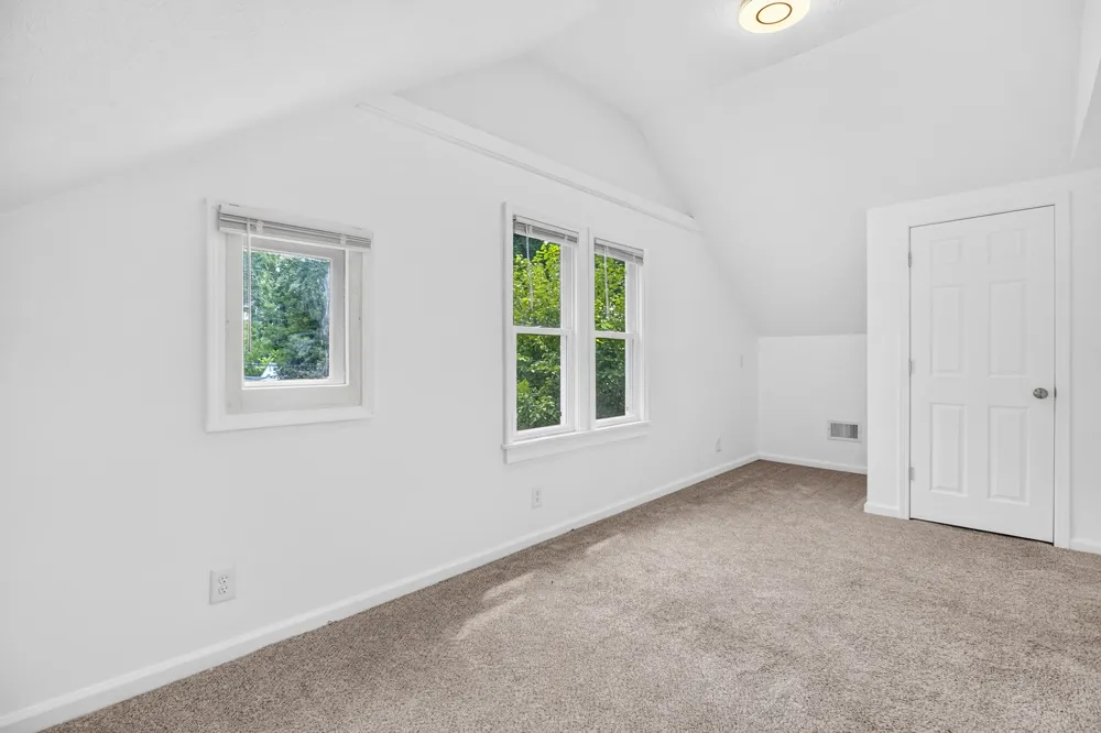 712 Fenimore Avenue Kalamazoo, MI 49048
