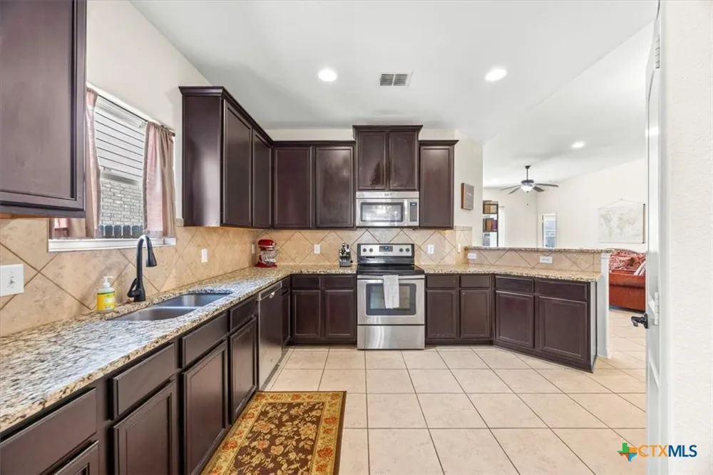 330 Callalily New Braunfels, TX 78132