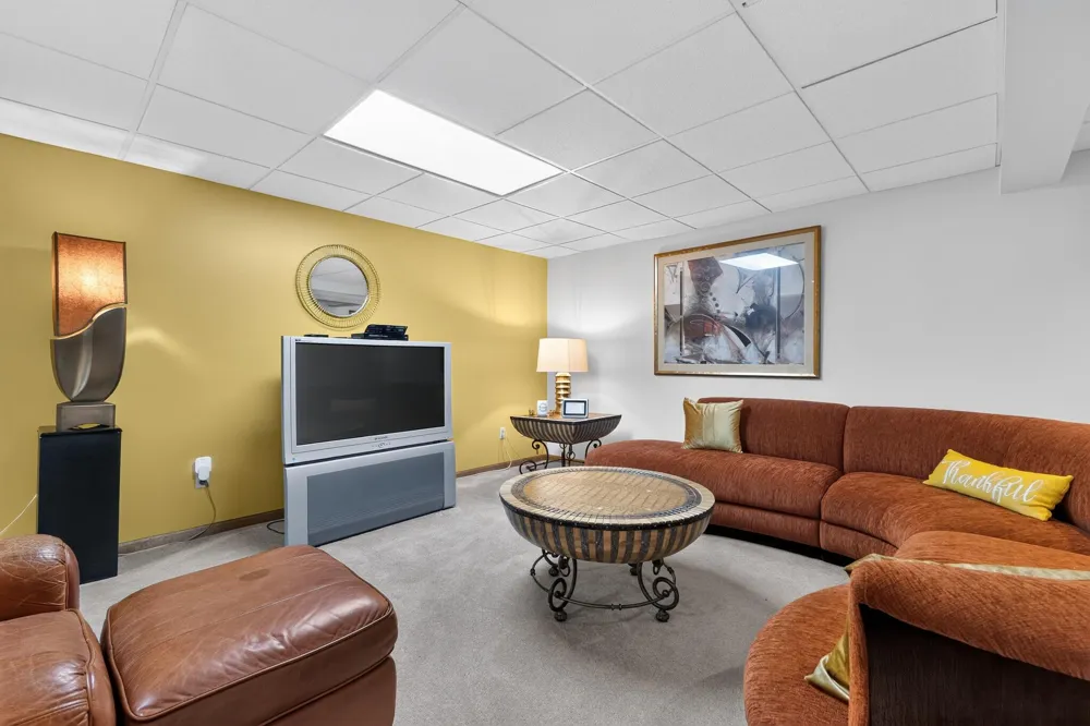 35075 Hillside Drive Farmington Hills City, MI 48335