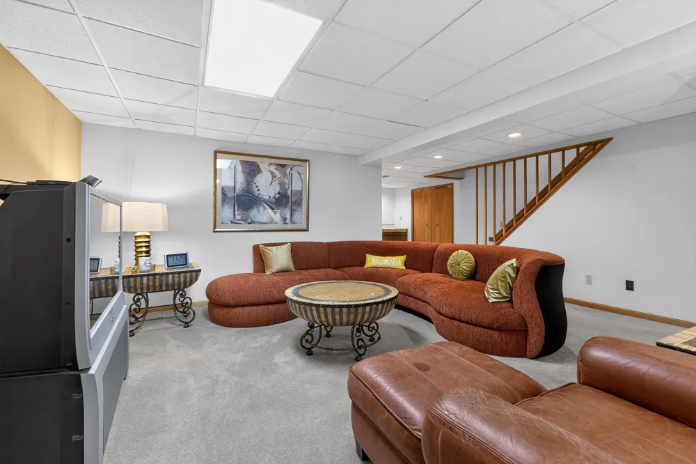 35075 Hillside Drive Farmington Hills City, MI 48335