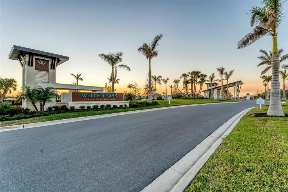 12580 GALAPAGOS COURT ##204 Venice, FL 34293