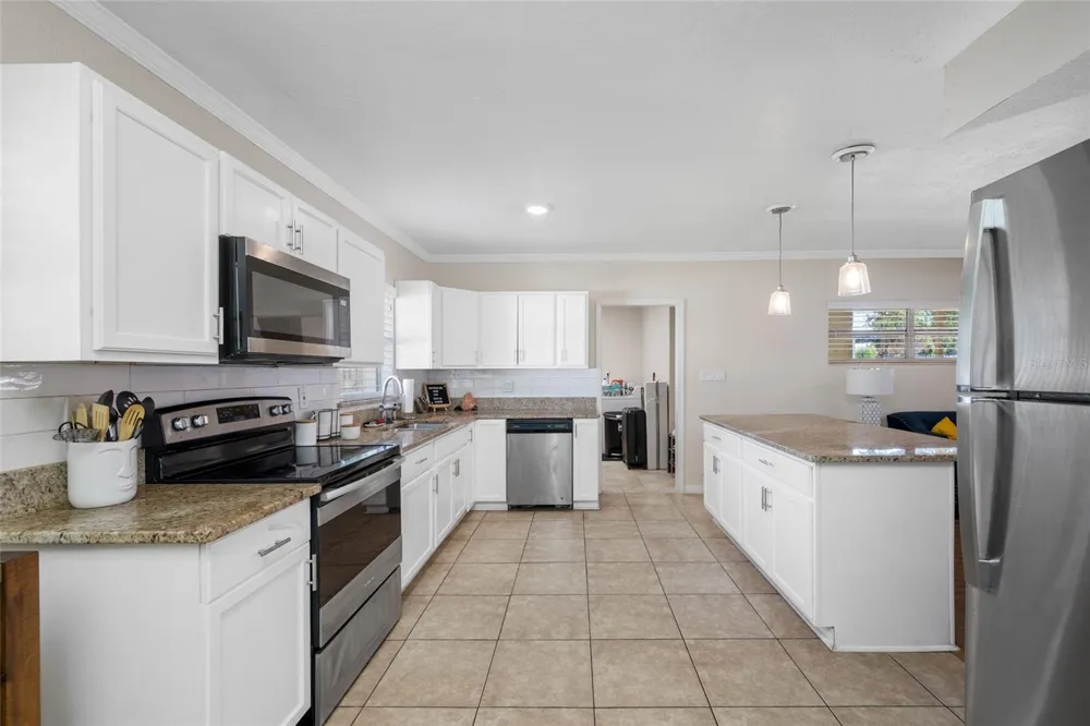 6410 WALTON WAY Tampa, FL 33610