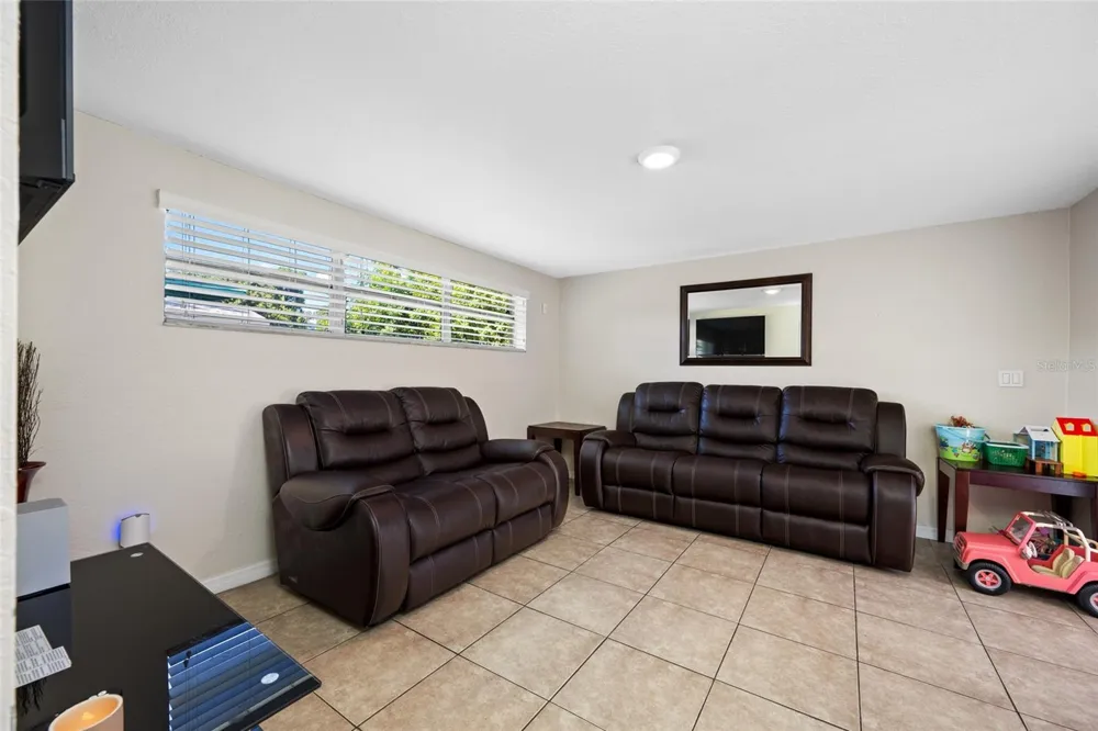 6410 WALTON WAY Tampa, FL 33610