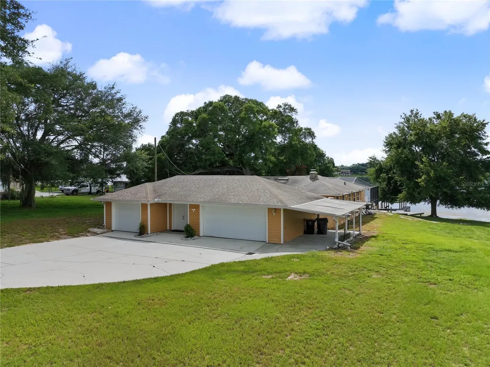 125 LAKE ROY DRIVE Winter Haven, FL 33884