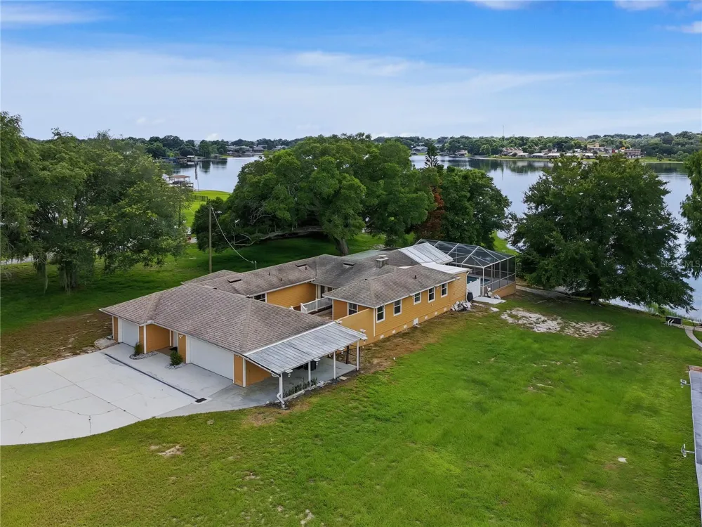 125 LAKE ROY DRIVE Winter Haven, FL 33884