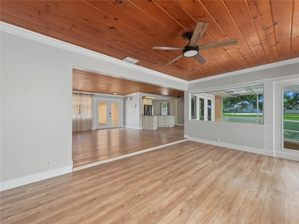 125 LAKE ROY DRIVE Winter Haven, FL 33884