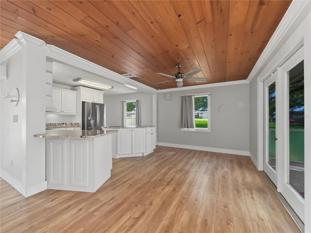 125 LAKE ROY DRIVE Winter Haven, FL 33884