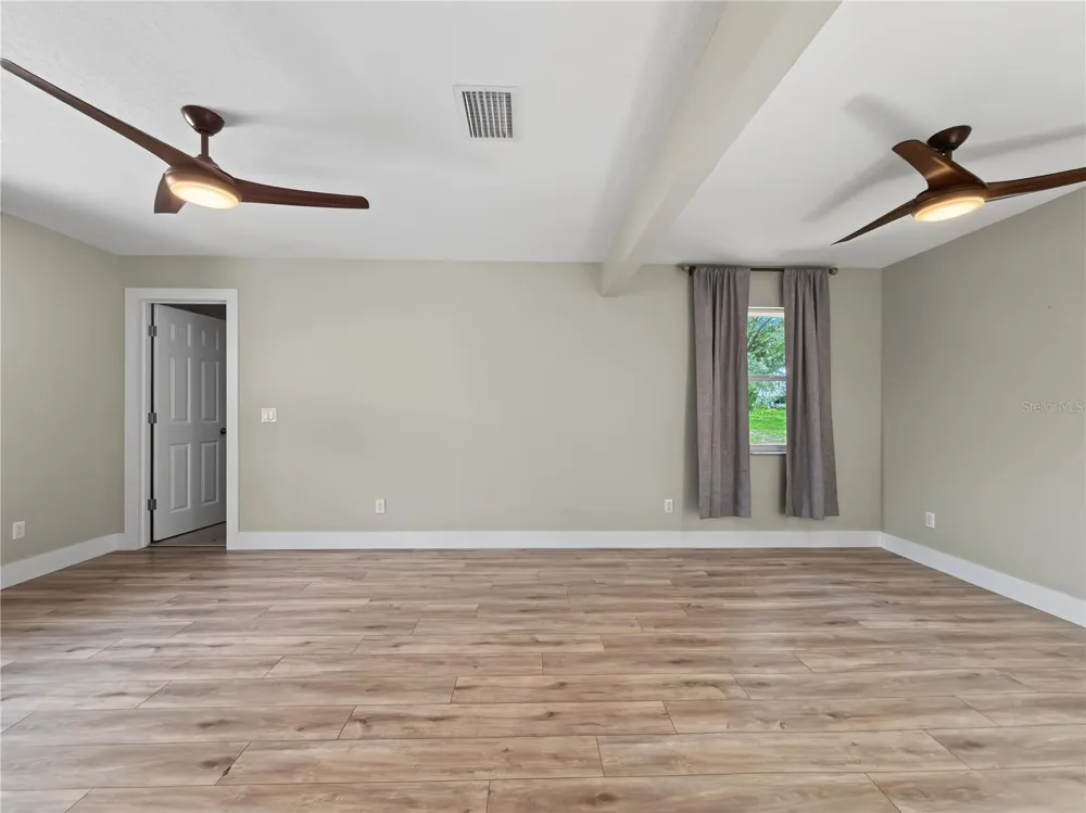125 LAKE ROY DRIVE Winter Haven, FL 33884