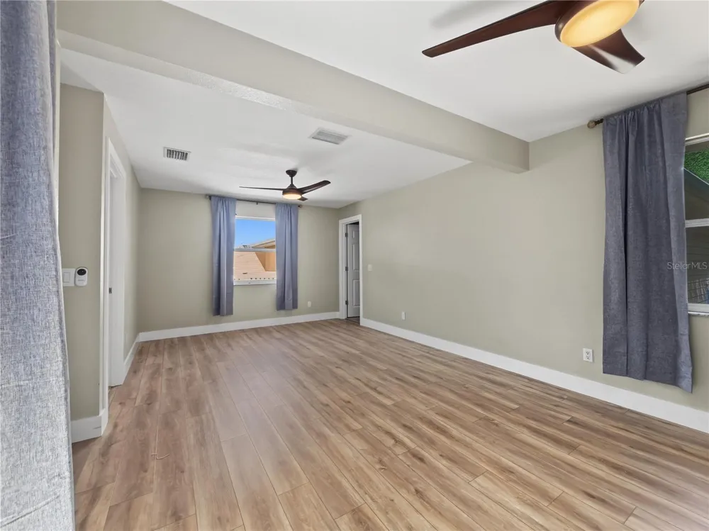 125 LAKE ROY DRIVE Winter Haven, FL 33884