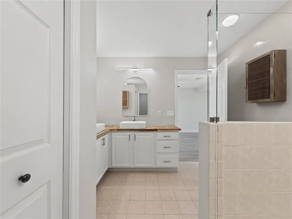 125 LAKE ROY DRIVE Winter Haven, FL 33884