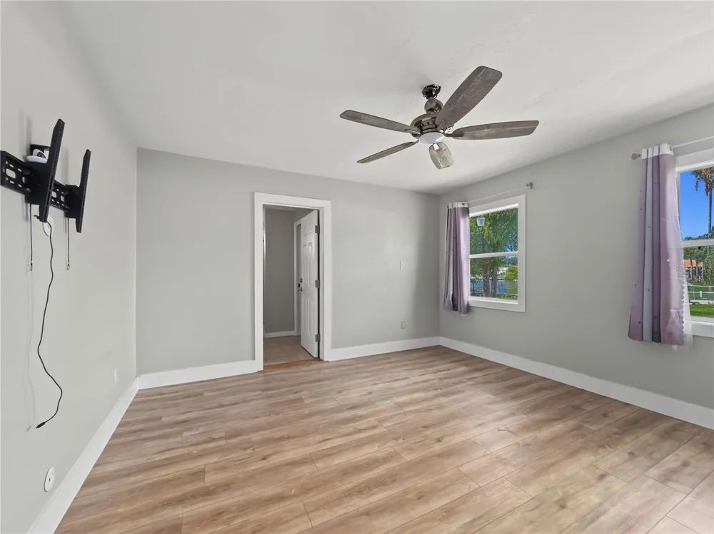 125 LAKE ROY DRIVE Winter Haven, FL 33884
