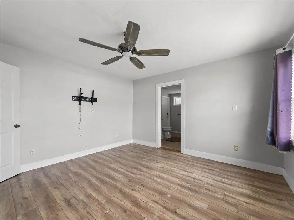 125 LAKE ROY DRIVE Winter Haven, FL 33884