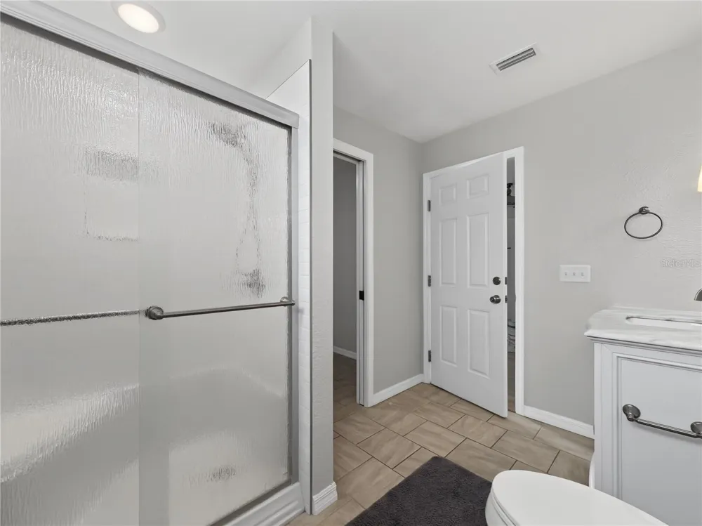 125 LAKE ROY DRIVE Winter Haven, FL 33884