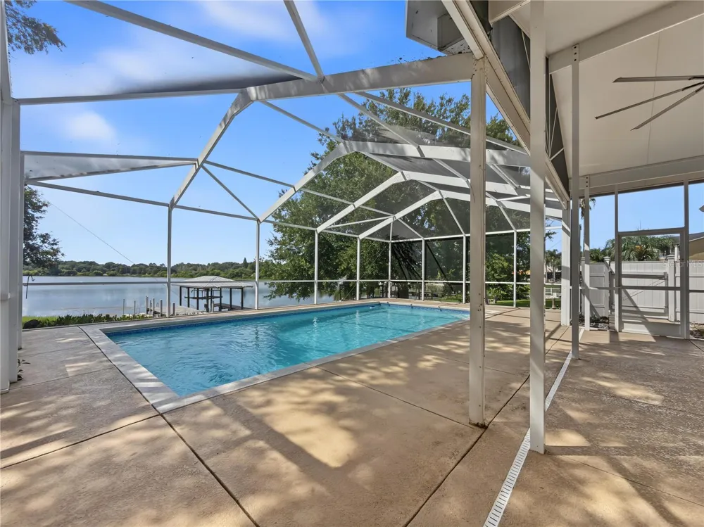 125 LAKE ROY DRIVE Winter Haven, FL 33884