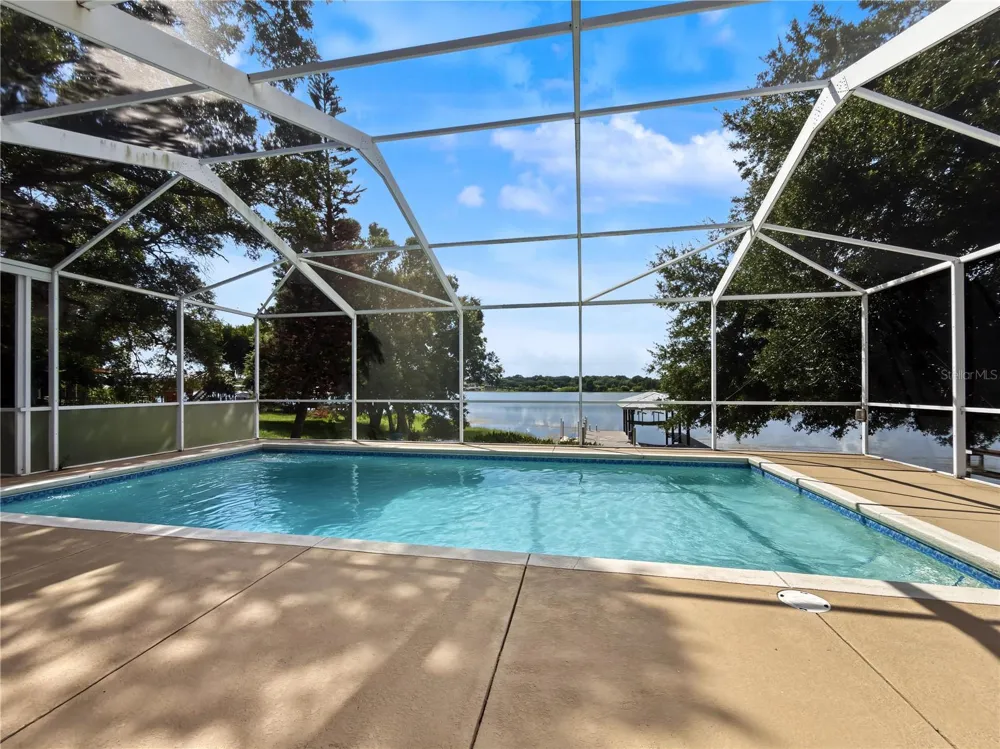 125 LAKE ROY DRIVE Winter Haven, FL 33884