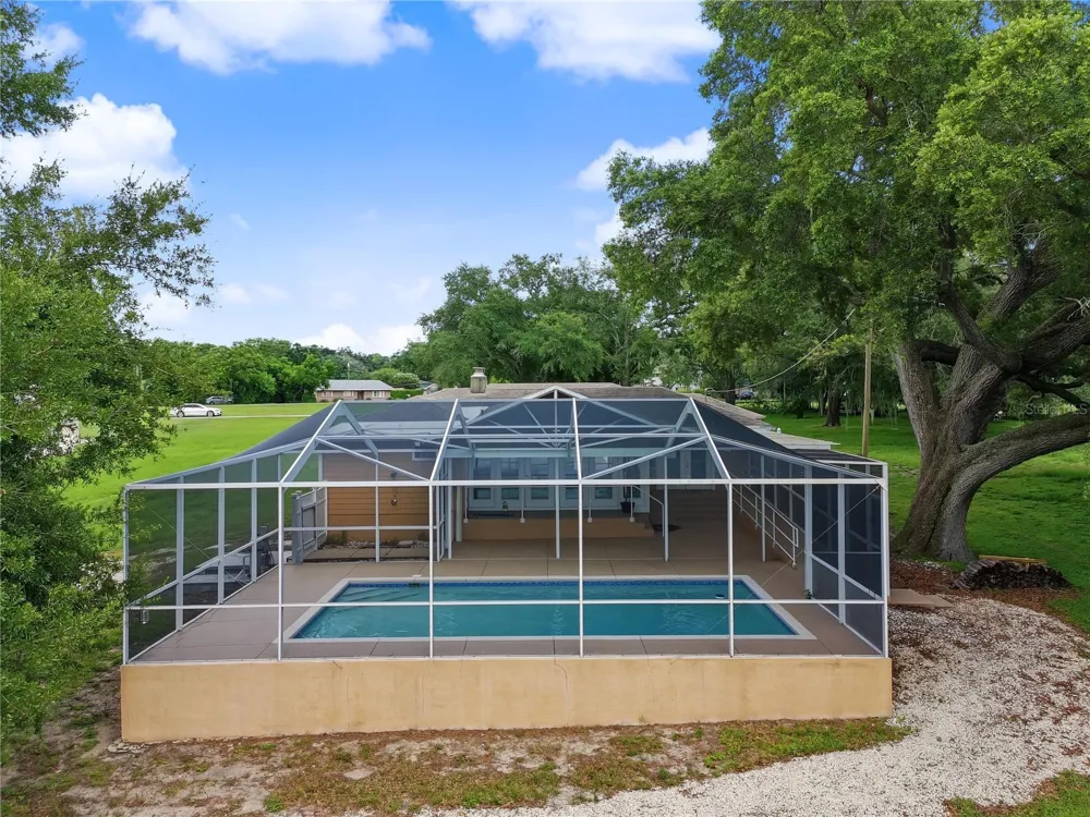 125 LAKE ROY DRIVE Winter Haven, FL 33884