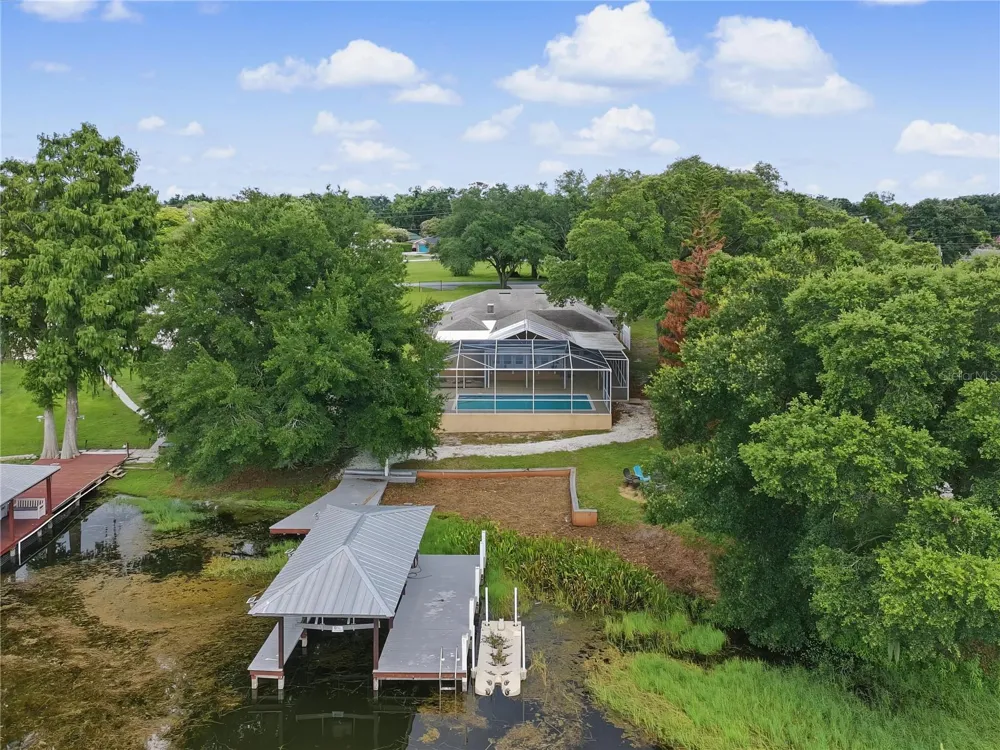 125 LAKE ROY DRIVE Winter Haven, FL 33884