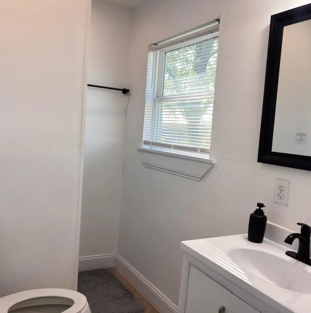 6835 Avenue Q Houston, TX 77011
