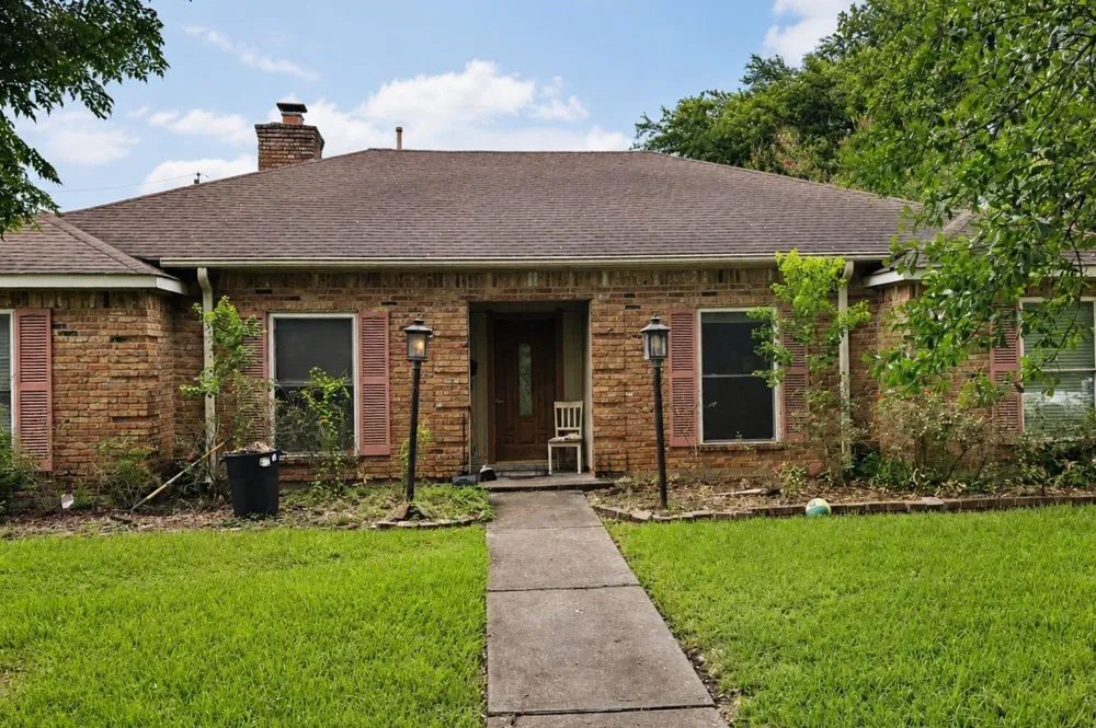 423 Woodvine Drive El Lago, TX 77586