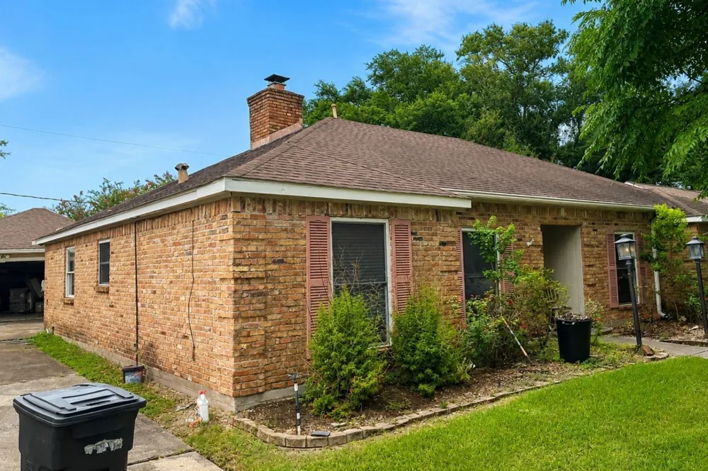 423 Woodvine Drive El Lago, TX 77586