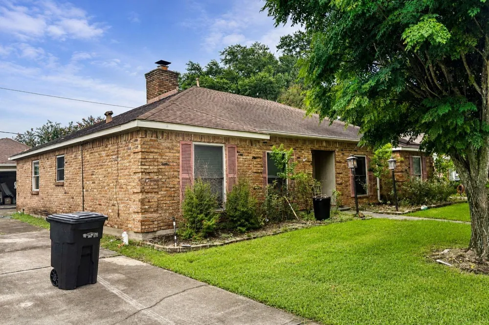 423 Woodvine Drive El Lago, TX 77586