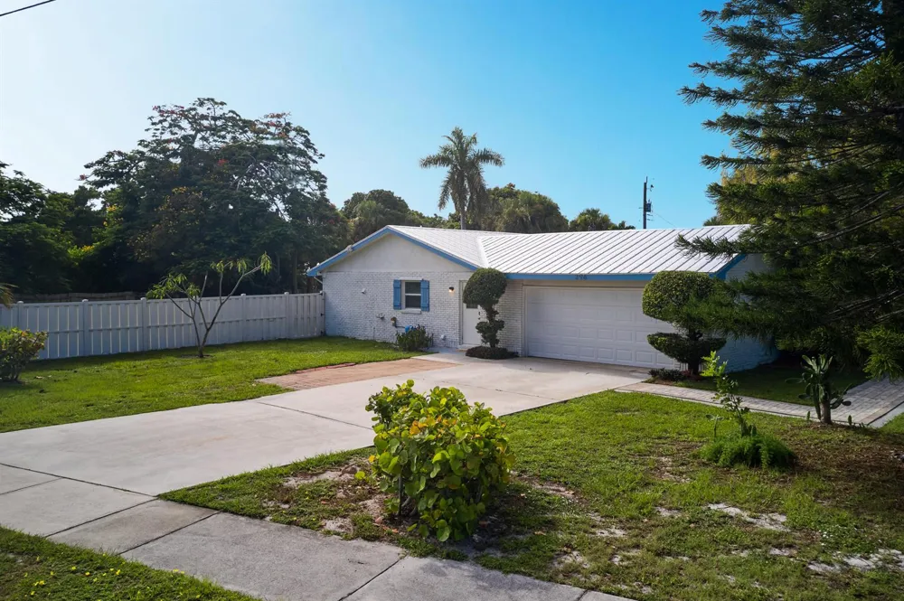 296 SE Wentworth Drive Stuart, FL 34996