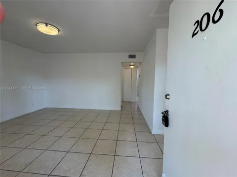 4732 SW 33rd Ave #206