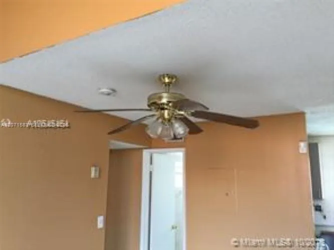 2740 W 62nd Pl #203 Hialeah, FL 33016