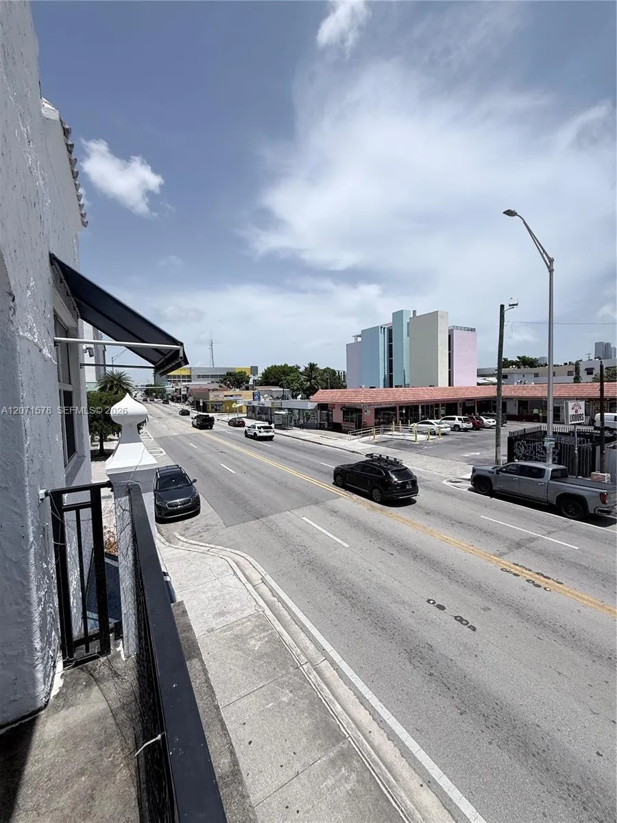 402 NW 12th Ave #213 Miami, FL 33128
