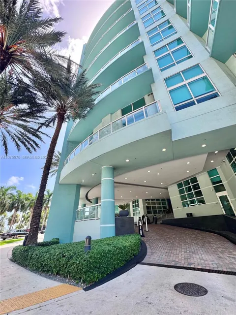 1900 Bayshore Dr #1807