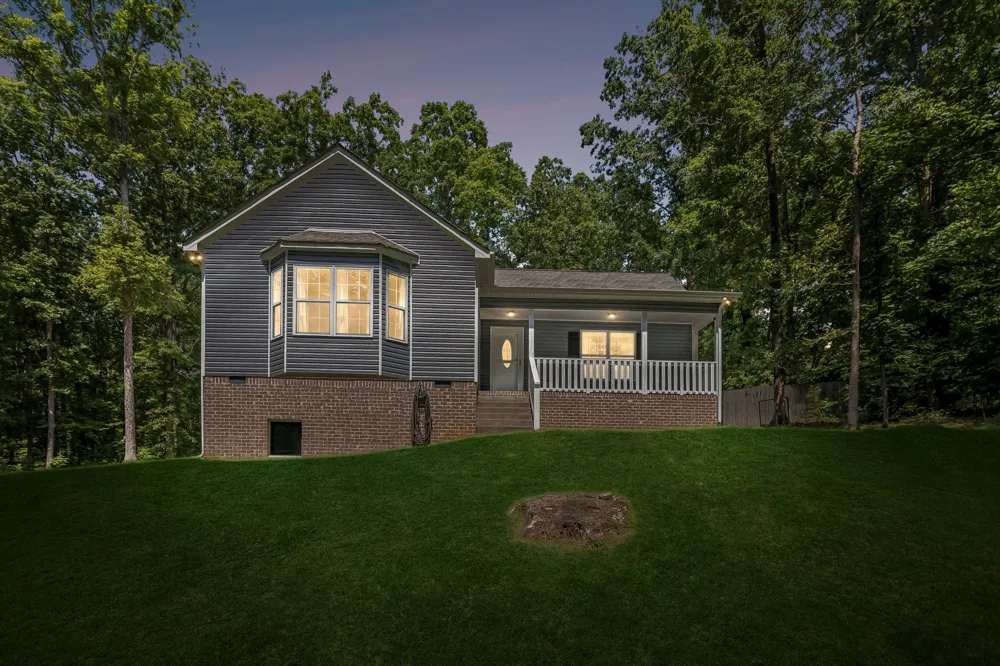 1004 Johnston Dr White Bluff, TN 37187