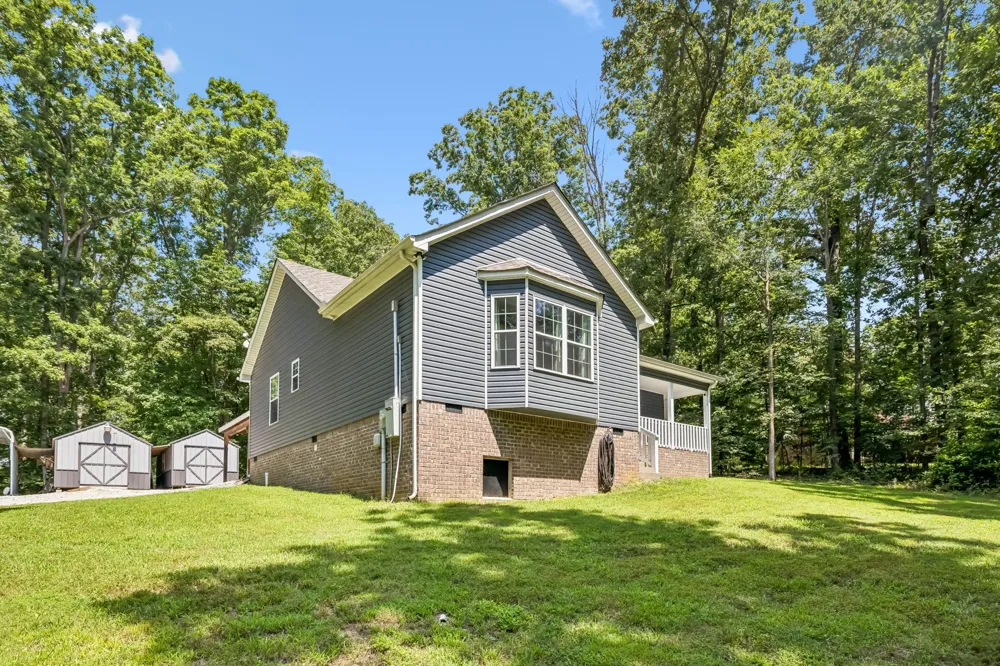 1004 Johnston Dr White Bluff, TN 37187