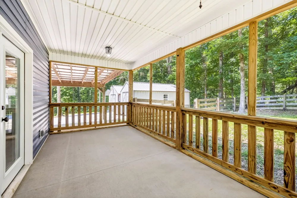 1004 Johnston Dr White Bluff, TN 37187