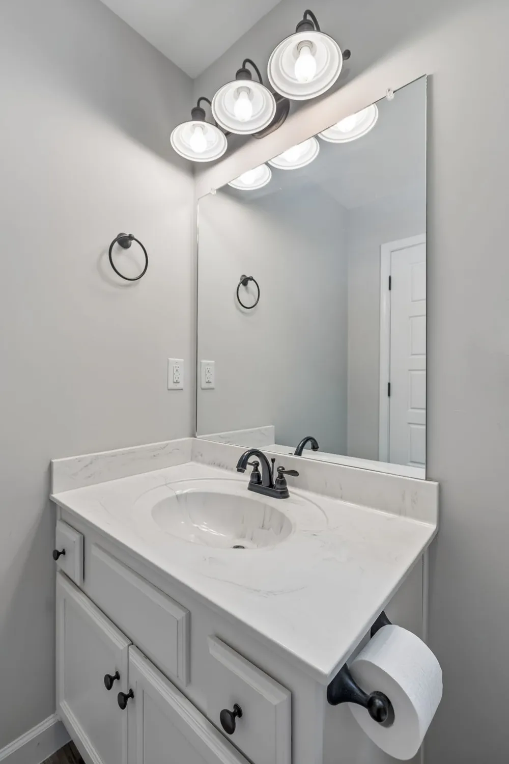 1004 Johnston Dr White Bluff, TN 37187